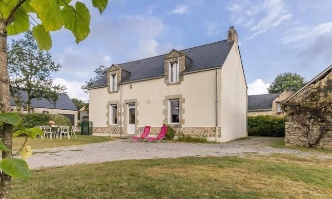 Saint-Andre-des-Eaux Cottage | Charming Cottage Near Brière, Close to Pornichet Beach, Spacious Garden, Ideal for Families