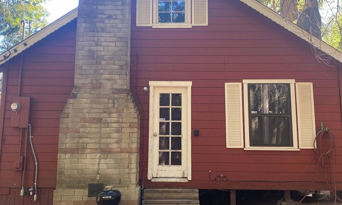Long Barn Cabin | Charming cabin with WiFi in Long Barn - Perfect for a getaway,