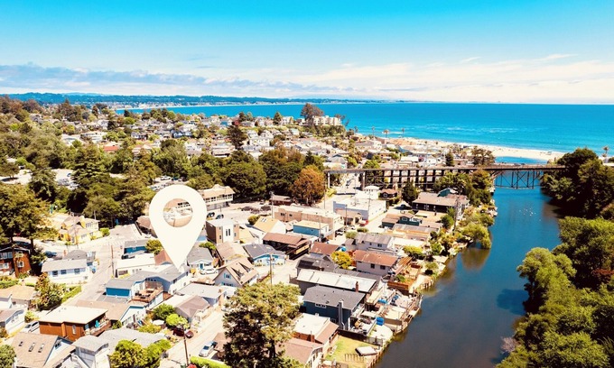 Capitola House | Charming Capitola Village Home