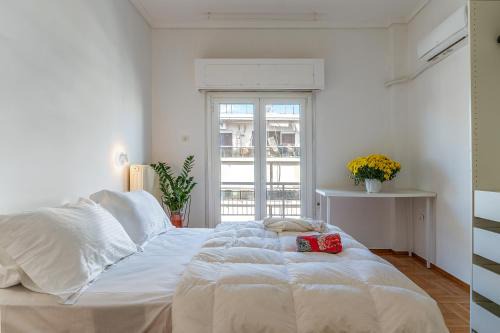Kallithea Apartment | Charming Central Apt with Parking 3