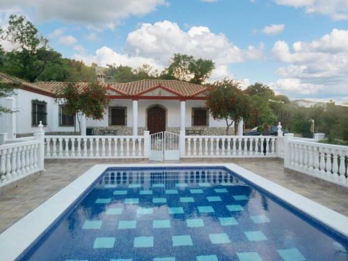 Prado del Rey Ski Chalet | Charming chalet in Prado del Rey with private pool