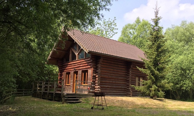 Quend Ski Chalet | Charming Chalet with Swimming Pool in Quend