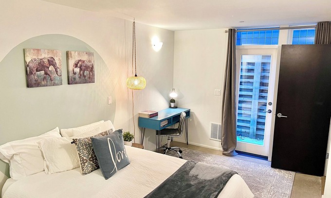 King Apartment | Charming, close-in 2-bedroom modern apartment in Hip Portland Neighborhood.