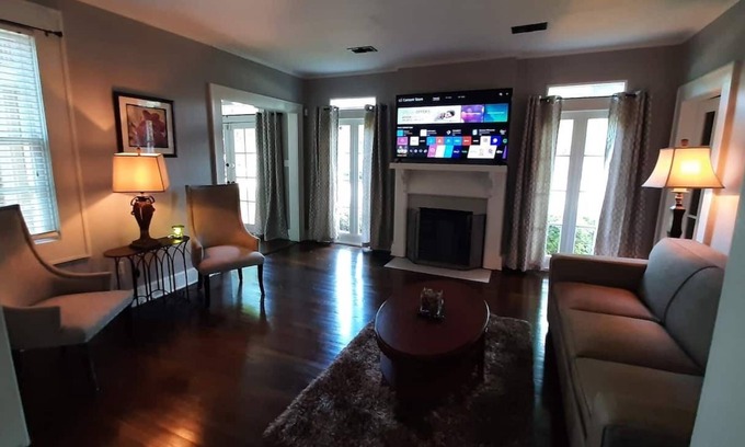 Montgomery House | Charming Cloverdale Home Minutes from Everything w/King Bed