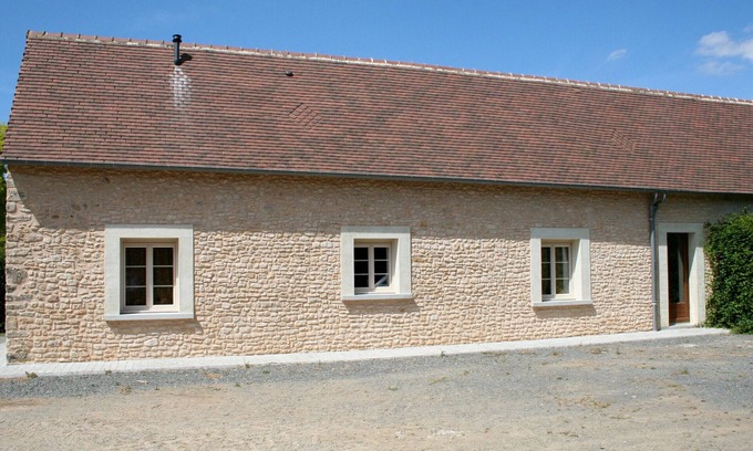 Epineu-le-Chevreuil Cottage | Charming Countryside Cottage: Nature Trails, Equestrian Center & Close to Amenities