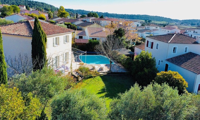 Nages-et-Solorgues Villa | Charming country house with swimming pool