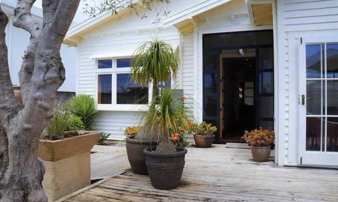 New Plymouth House | Charming Coastal Bungalow in New Plymouth