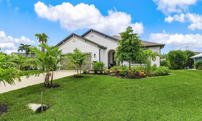 Burnt Store House | Charming, Comfort and Relaxation Await! - Casa Bella - Roelens
