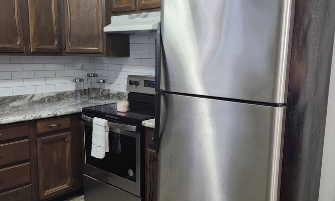 Wichita House | Charming comfortable Mid- term 2-bedroom house with WiFi, Wichita