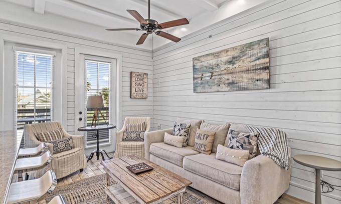 Cinnamon Shore Condo | Charming Condo@Cinnamon Shore w/Access to Beach, Pools & More Amenities!