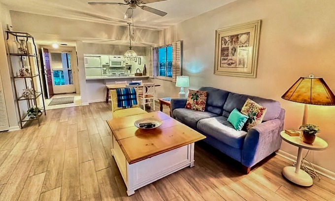 Bonita Shores Condo | Charming condo with amazing gulf views & screened lanai