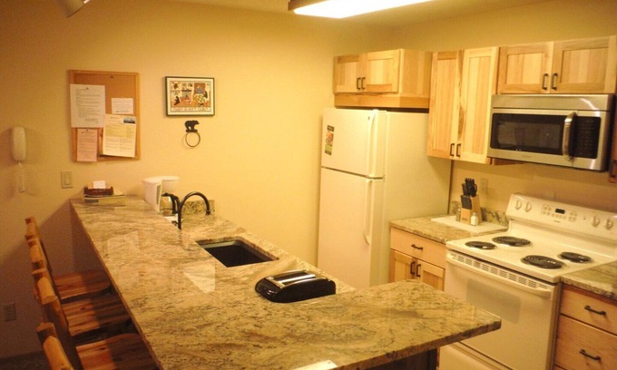 Whitefish Condo | Charming Condo with Mountain Rustic Decor