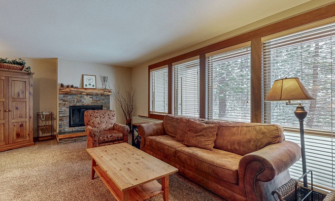 Bend Condo | Charming condo with serene views, access to resort amenities, WiFi, and patio