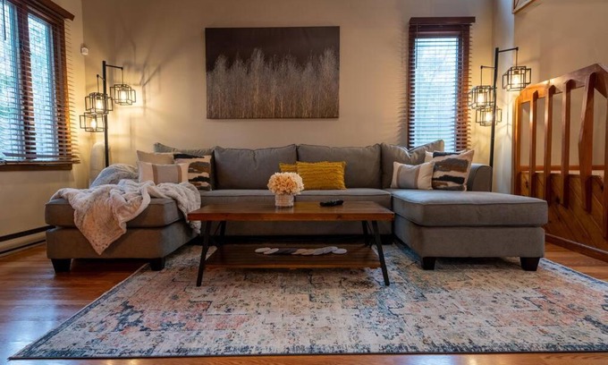 Lake Harmony House | Charming Corner Newly Furnished Townhome