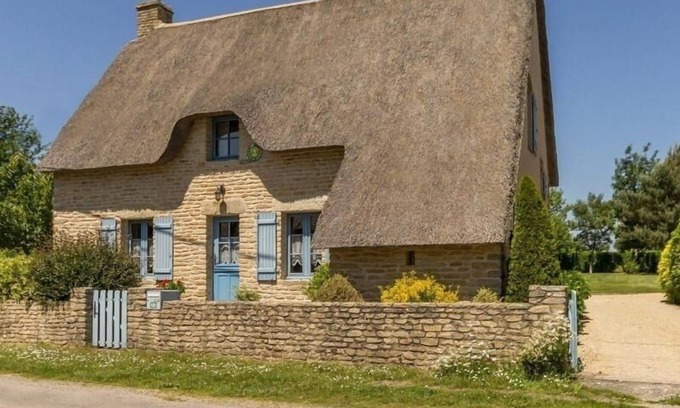 Saint-Lyphard Cottage | Charming Cottage in Brière Park with Large Garden, Terrace, and Family Amenities