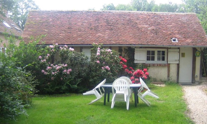 Saint-Viatre Cottage | Charming cottage in Sologne with pond and outdoor activities