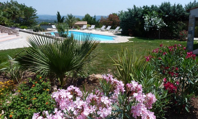 Peymeinade Cottage | Charming cottage in stone country house with sea and mountain views.