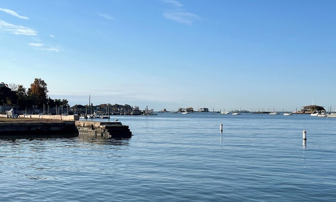 Stony Creek Cottage | Charming cottage in peaceful Stony Creek, walk to shoreline & park