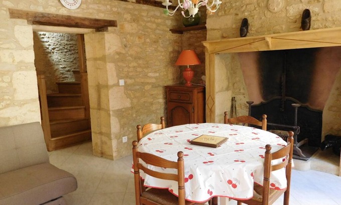 Montignac House | Charming cottage La Colombe