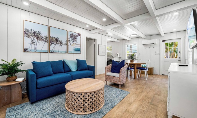 Siesta Key Cottage | Charming Cottage Near Siesta Key Village!