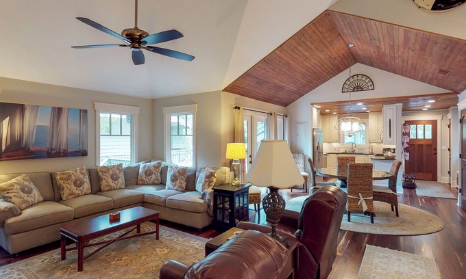 West Beach Cottage | Charming cottage with big deck - close to the beach, golf & tennis