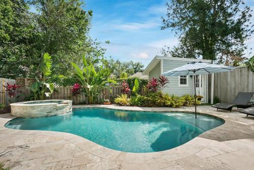 Lincolnville House | Charming Cottage w Pool, Walkable to Downtown