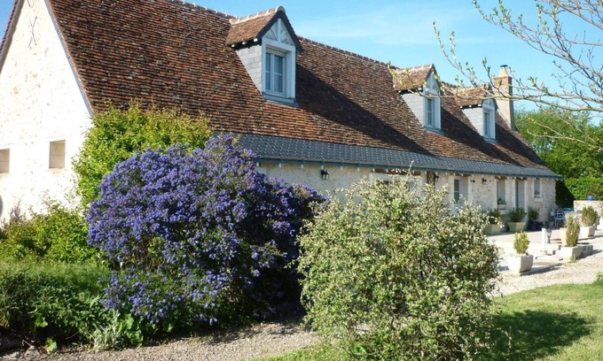 Fondettes Cottage | Charming Cottage with Garden, Near Loire Castles and Tours City Center