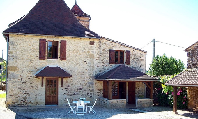 Loubejac Cottage | Charming cottage with terrace south Perigord black and chestnut country