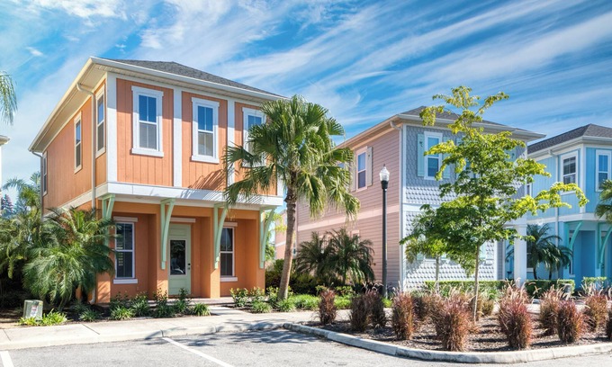 West Kissimmee Cottage | Charming Cottage with Private Hot Tub near Disney with Margaritaville Resort &.