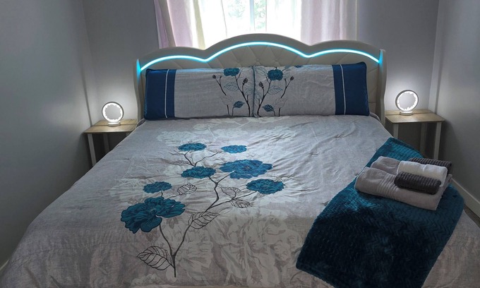 Merritton House | Charming Cozy 3BR Home 10min to Niagara Falls