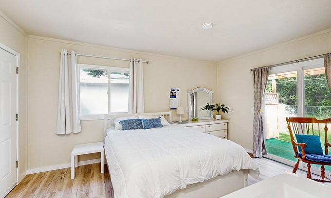 North Star Apartment | Charming & Cozy Studio Retreat in the Heart of Anchorage