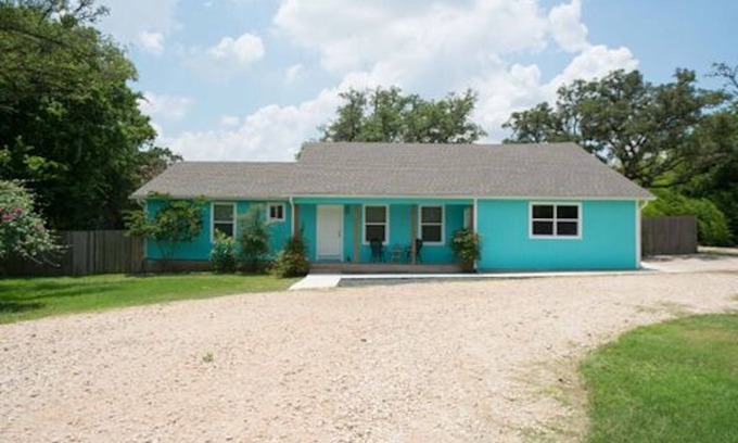 Manchaca House | Charming Double Master Luxury Home with a convenient short drive to everything!