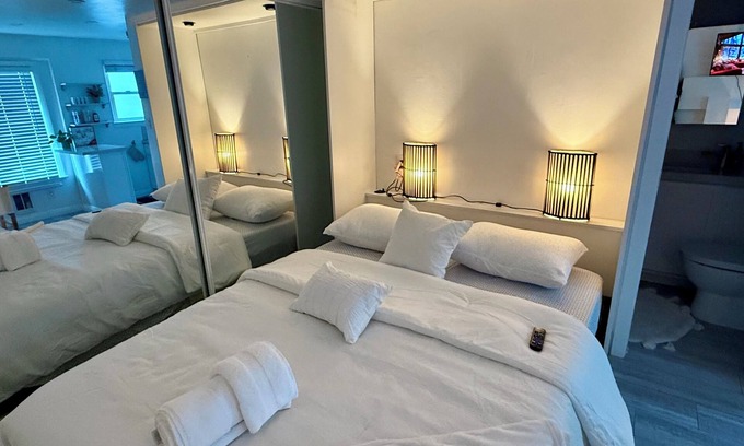 The Strand Apartment | Charming downstairs studio in amazing Manhattan Beach, 2 blocks from the beach