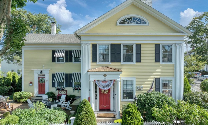 Mystic - New London House | Charming downtown Mystic home. Mere steps to shops, restaurants, and parks.
