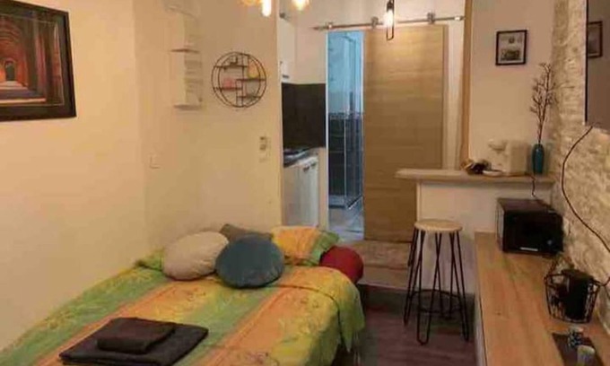 Limoges Apartment | Charming downtown studio apartment