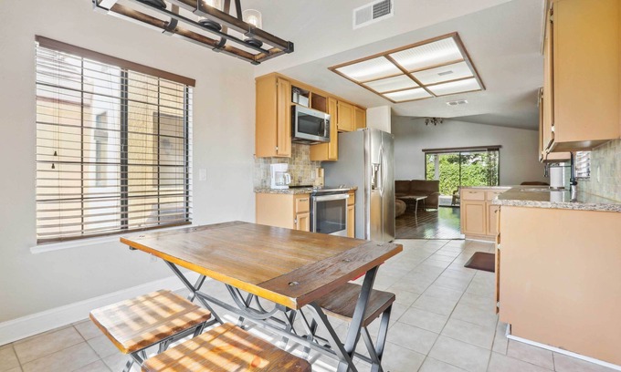 Elk Grove House | Charming Elk Grove Home - 15 Mi to Sacramento!