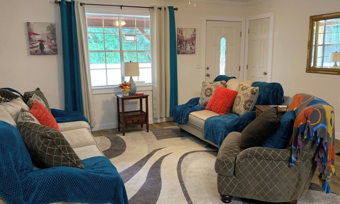 Blountstown House | Charming, Entire 2-bedroom house in Blountstown, Florida