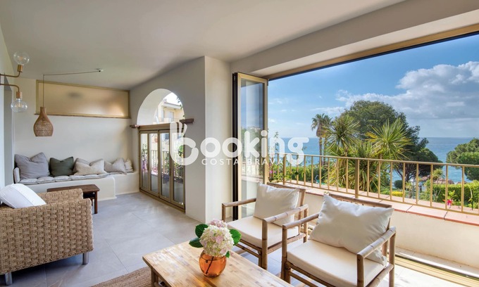 Sant Feliu de Guixols Apartment | Charming apartment in Sant Feliu de Guíxols with pool and spectacular sea views