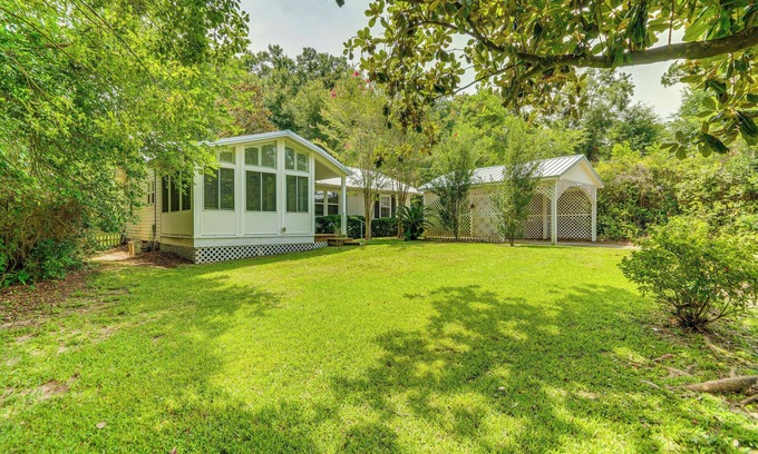 Fairhope House | Charming Fairhope Home ~ 2 Mi to North Beach Park!