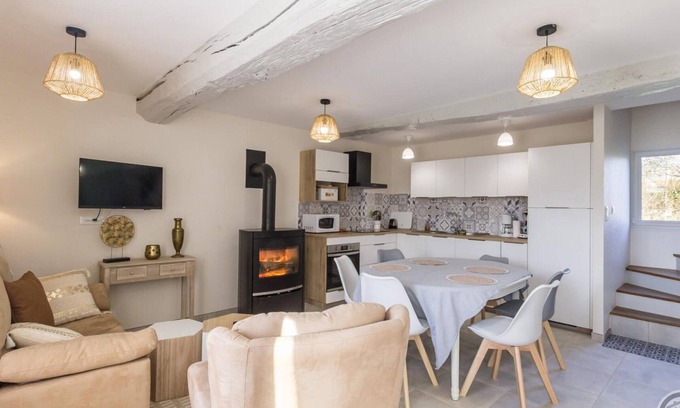 Le Val-Saint-Pere Cottage | Charming family home near Avranches