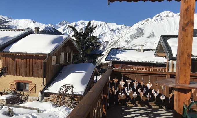 Villarabout Ski Chalet | Charming family chalet in the Alps
