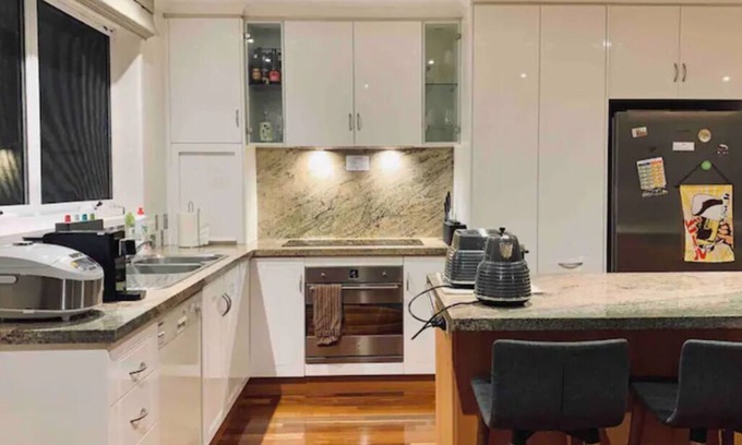 Wheelers Hill House | Charming Family Home near Monash Uni/Glen