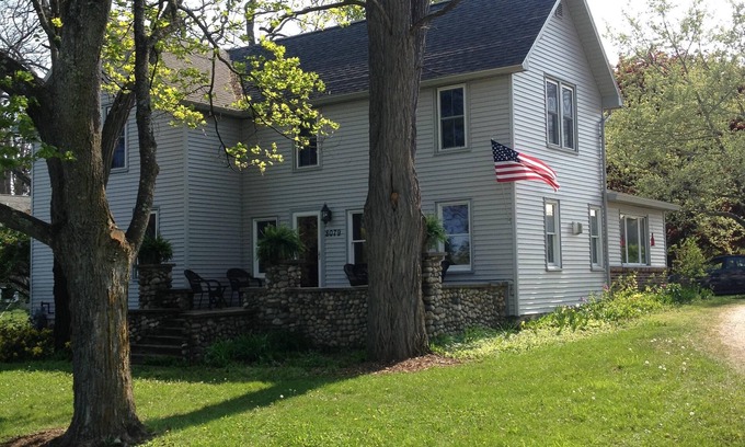 Northport Other | Charming Farm on scenic M-22*Fireplace*Central Air*minutes to Town/Beaches