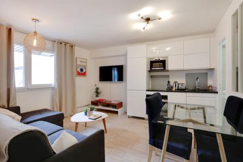 Belleville Apartment | Charming FLAT - Père Lachaise