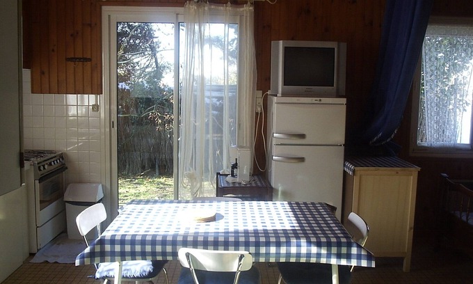 Saint-Georges-de-Didonne Apartment | Charming studio in a quiet location