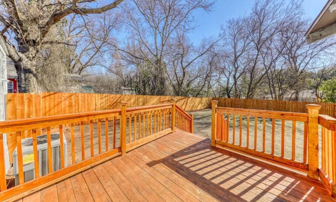 Fort Worth House | Charming, Freshly Renovated Home Renovated Home W/Large Backyard