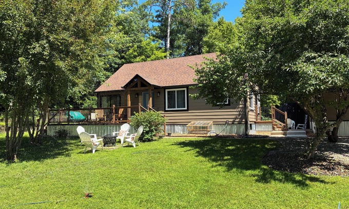 Nisswa House | Charming! Fun activities all year for all ages. Fully stocked home.
