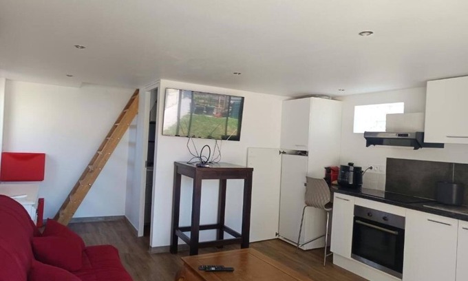 Carbon-Blanc Apartment | Charming furnished outbuilding with terrace in Bordeaux