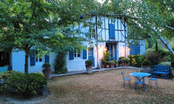 Arsague Apartment | Charming gîte "La Louve