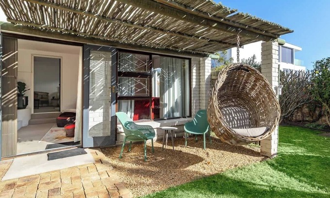 Camps Bay Cabin | Charming Garden Cottage, Campsbay, Cape Town